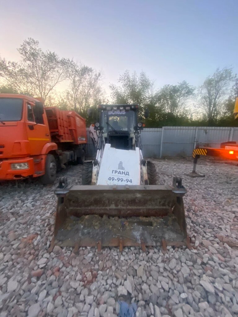 Borus BR-840 Экскаватор-погрузчик — Б/У, 2022 г.