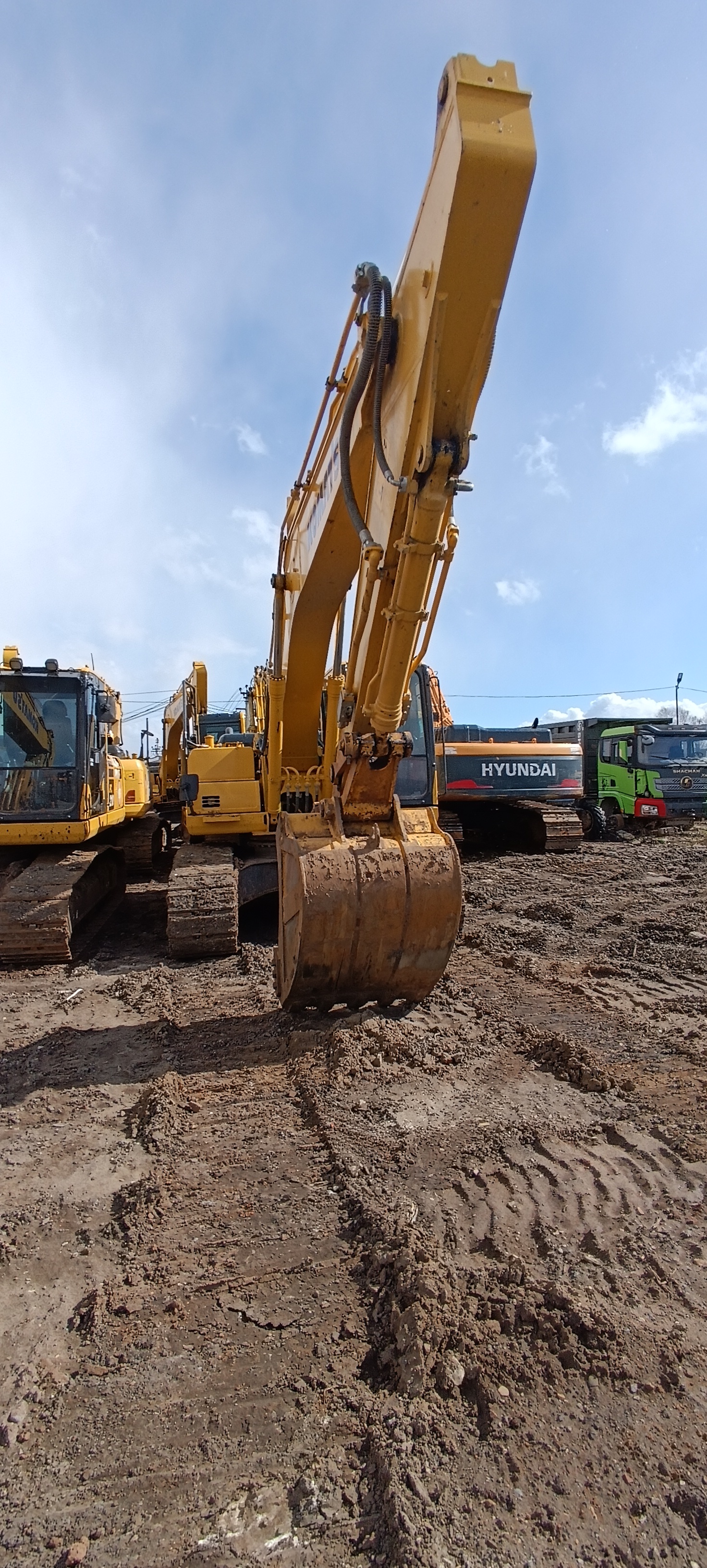 KOMATSU PC 210 Экскаватор PC210-10M0 — Б/У, 2023 г.