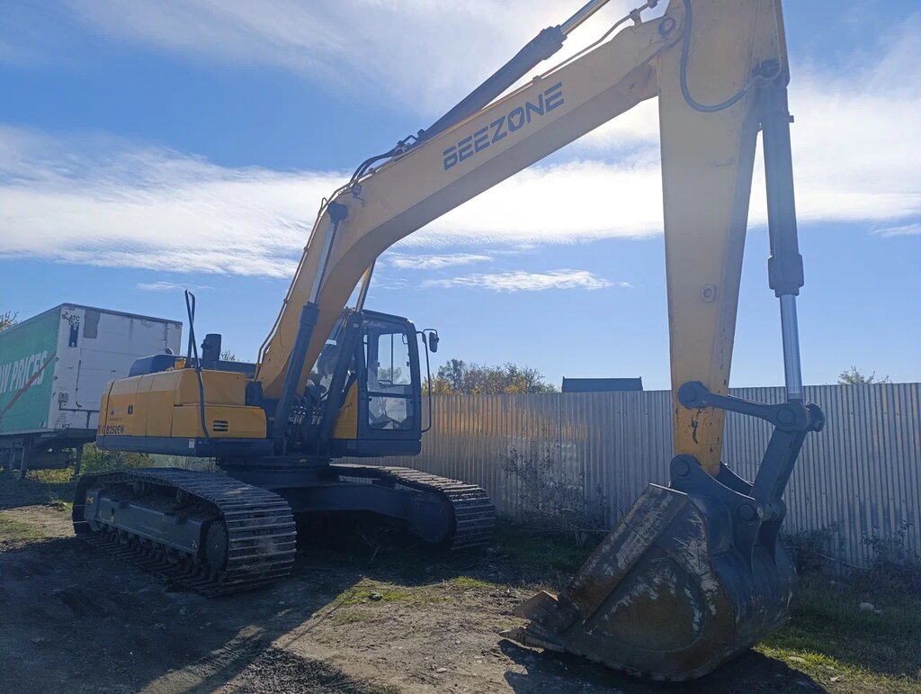 Beezone B250 Экскаватор B250EW — Б/У, 2023 г.