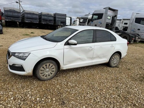 Skoda RAPID Style 1.6MPI 6AT — Б/У, 2021 г.