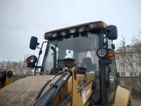 RUNMAX SE440 Экскаватор-погрузчик SE440TS — Б/У, 2023 г.