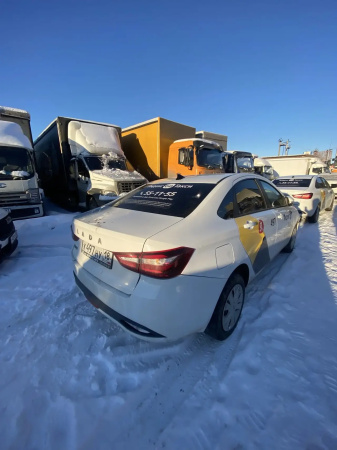 LADA VESTA Седан Life 1.6 106hp 5MT — Б/У, 2023 г.