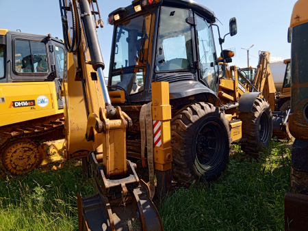BUILDER BL Экскаватор-погрузчик BL488 — Б/У, 2023 г.