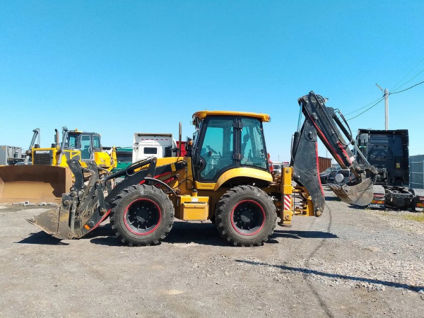 PB Профессионал PB388 Экскаватор-погрузчик PB388H — Б/У, 2024 г.